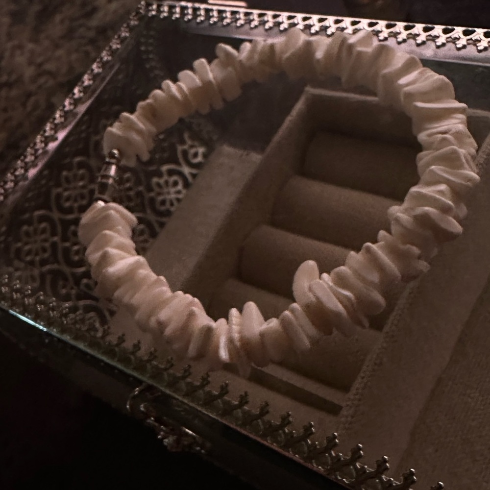 Shell bracelet - Picture 3 of 3